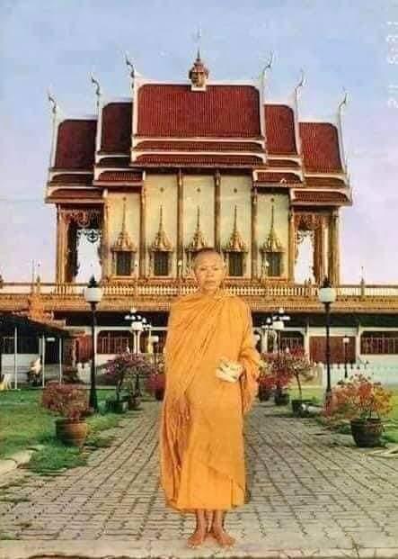 เหรียญหลวงพ่อคูณรุ่นมหาลาภแจกทานหน้าศรีนครปี2557เนื้อทองแดงผิวไฟ 5