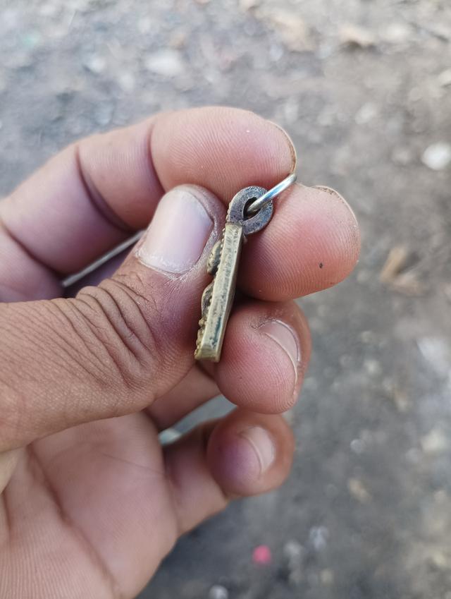 จอบหลวงพ่อเงินใม่ทราบรุ่น สนใจติดต่อได้นะครับ