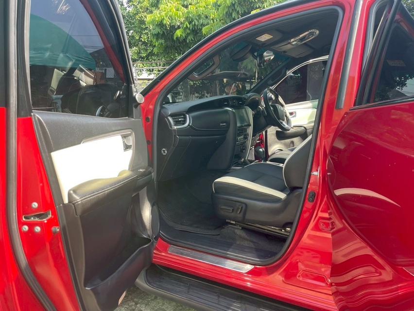 2021 2021 TOYOTA FORTUNER 2.8 LEGENDER BLACK TOP 4WD AT 2021  999,000.-  สอบถาม  0853375537 13