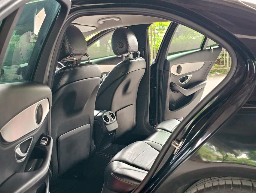 Benz C200 W205 Year 2015 11