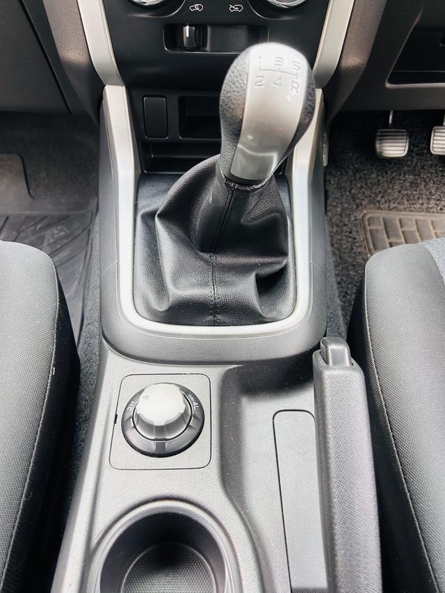 Isuzu Dmax 2.5 Vcross 4x4 รูปที่ 15