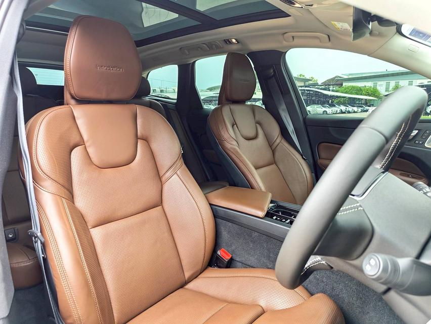 ทุกชีวิตปลอดภัยใน Volvo 31,xxx km!! มือเดียว Top Inscription น้องๆป้ายแดงครับ 😁😁 New Arrival!!♥️ Volvo XC 60 2.0 Inscription 2020 Top รูปที่ 16
