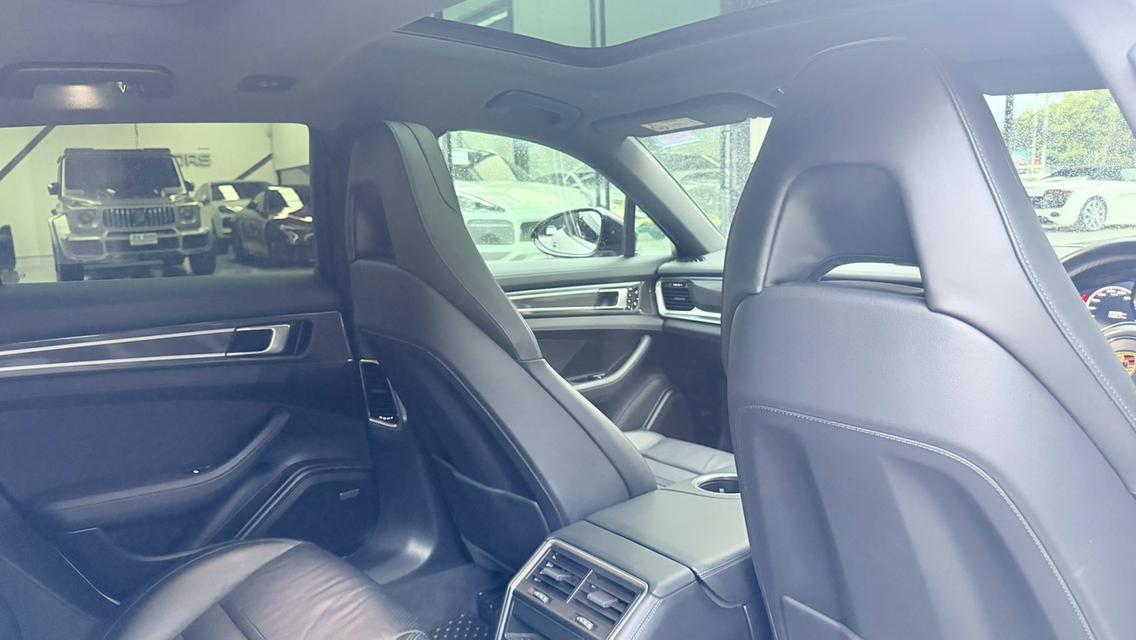 PORSCHE PANAMERA 2.9 E-HYBRID 2019 เป็นตัว 5 ประตู สี Crayon รูปที่ 8