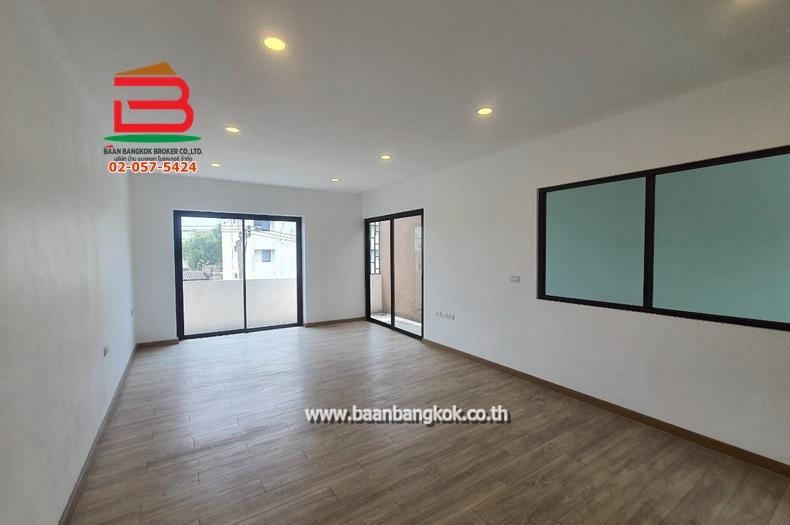 ทาวน์โฮม ซอยลาดพร้าว 96 เนื้อที่ 19.3 ตรว. ถนนลาดพร้าว เขตวังทองหลาง 10