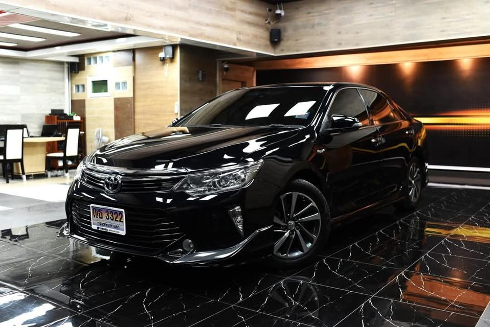 Toyota Camry  ปี 2019