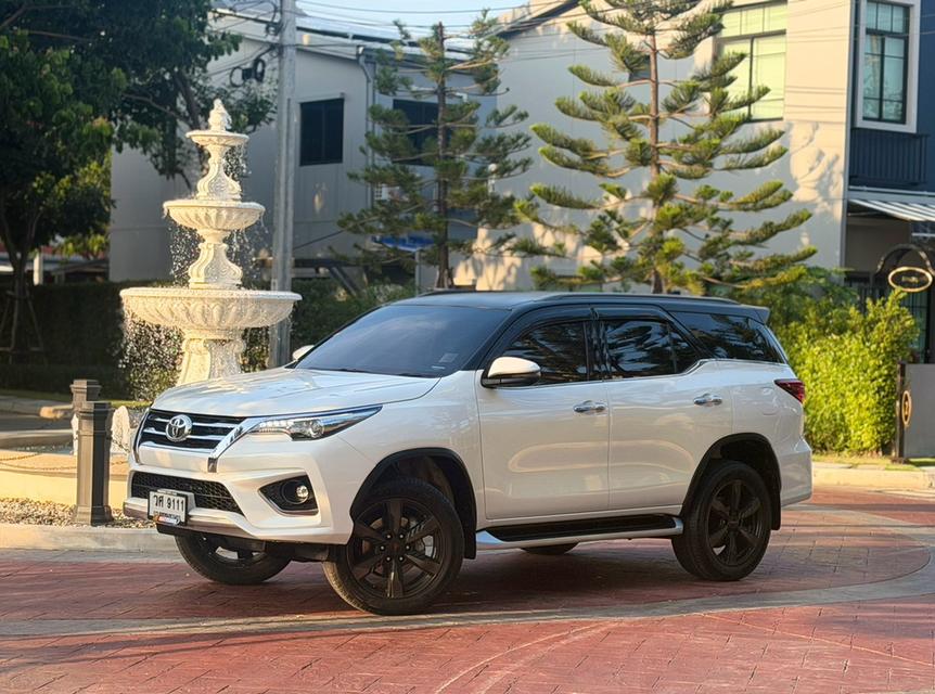 (แจ้งรหัสรถ NC9111)📍📍 TOYOTA ✳️ FORTUNER 2.8 TRD Sportivo (Black Top) (2WD) 2018 รูปที่ 4