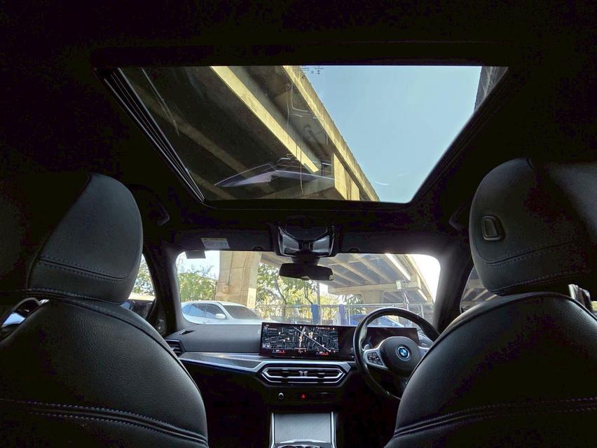 รหัสรถ WMT1836 📌BMW 330e M SPORT G20 LCI ปี 2023 รูปที่ 6