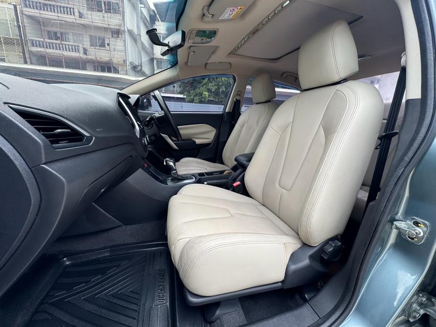 MG5 1.5X Top Sunroof AT 2016 รูปที่ 10