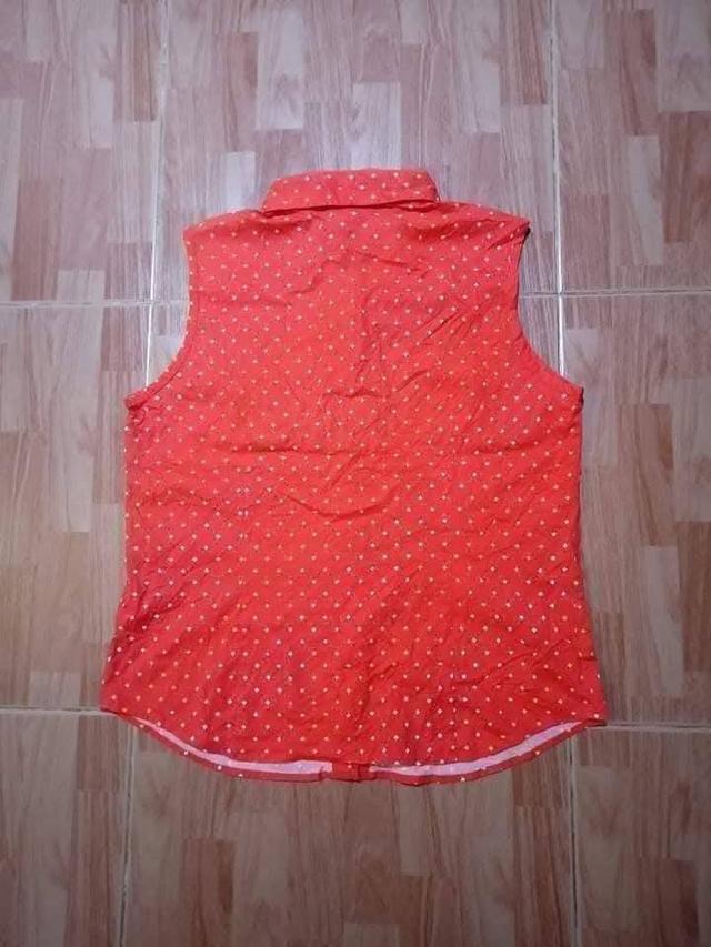 LACOSTE (MADE IN JAPAN) เสื้อแบรนด์แท้ สีส้มสดใส ปักโลโก้อก ผ้าคอตต้อนผสม ยืดหยุ่น ใส่สบาย สภาพดีมาก รูปที่ 5