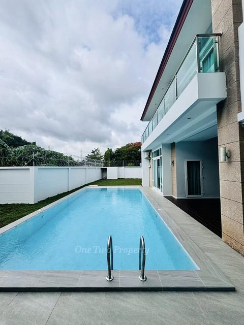 ขายพูลวิลล่าติดทะเล หมู่บ้าน ซีบรีซ วิลล่า พัทยา แยกกระทิงลาย 16