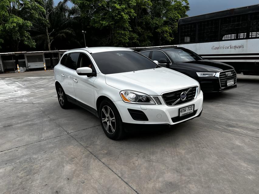 Volvo สีขาว XC60 ประหยัดน้ำมัน รูปที่ 8