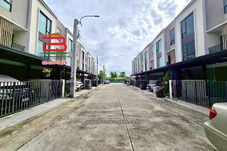 ทาวน์โฮม หมู่บ้านอัลติจูดคราฟ บางนา (Altitude Kraf Bangna) เนื้อที่ 20 ตร.ว ซอยวัดคลองปลัดเปรียง ตำบลบางแก้ว อำเภอบางพลี สมุทรปราการ 2