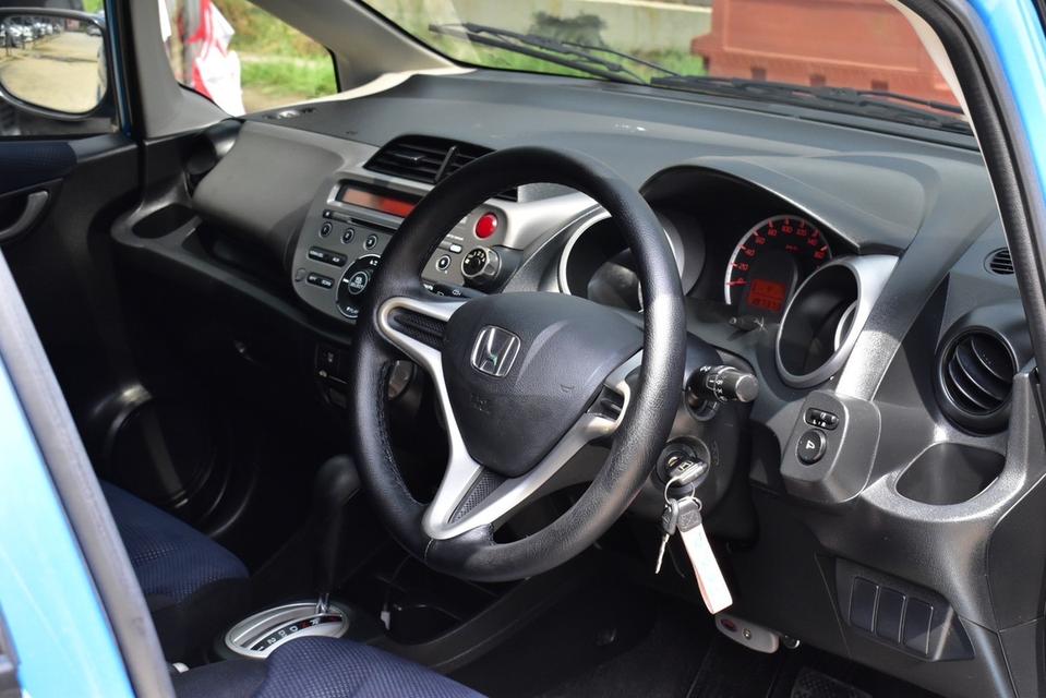 รหัสรถ PB7782 HONDA JAZZ 1.5 S AUTO 2014 เบนซิน 4