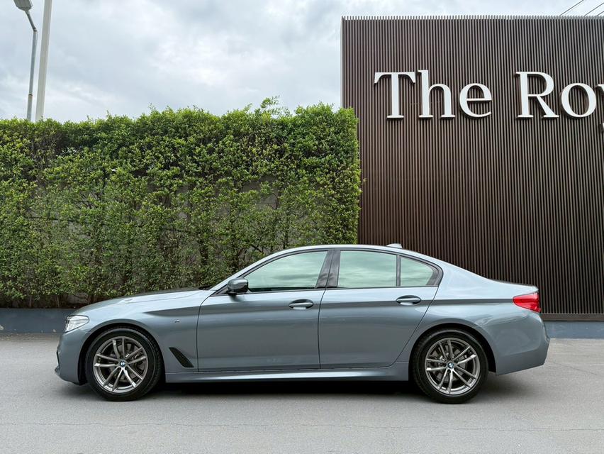 BMW 520 d M-Sport ปี 20 สีเทา ดีเซล ไมล์น้อย 71000 โลแท้ๆ เจ้าของมือเดียวสภาพเหมือนป้ายแดง รถสีเดิม รถออกศูนย์