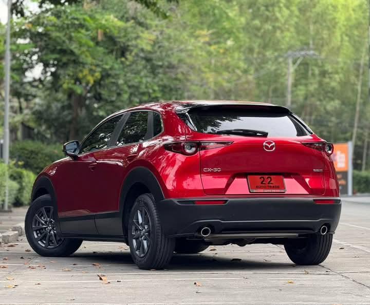 Mazda CX-30 สีแดง 2