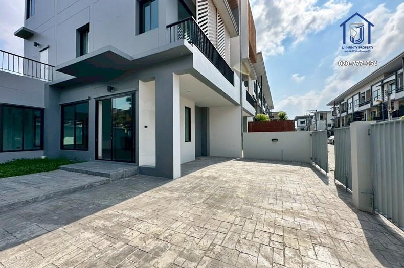 ขายบ้านแฝด 3 ชั้น เดอะ ทริปเปิ้ล 113 หลังริม 49.7 ตรว. ซอยสุขุมวิท 113 ใกล้BTS สำโรง 2