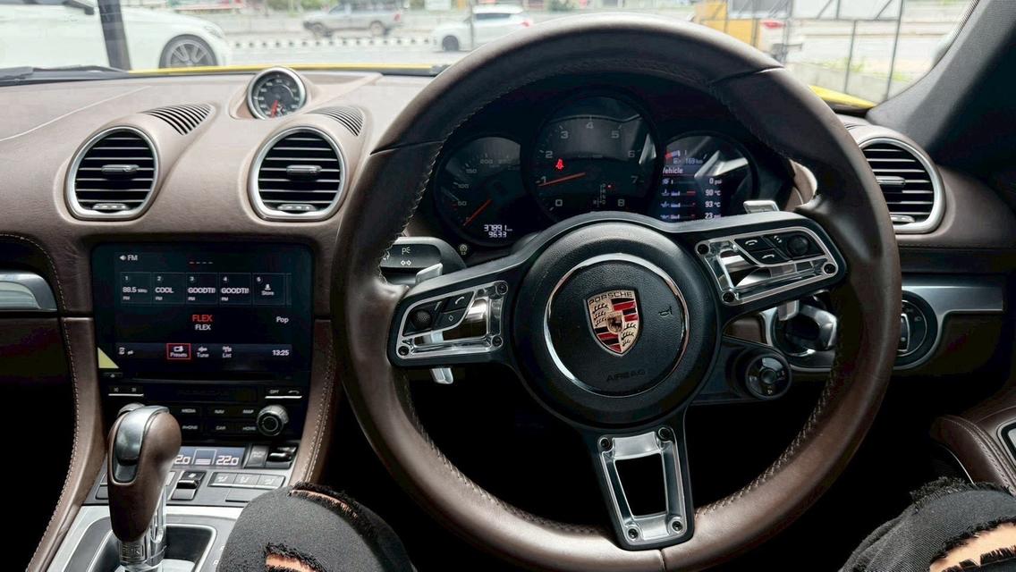 2017 PORSCHE 718 CAYMAN 2.0 Turbo สีเหลือง เลขไมล์เพียง 37,XXX KM รูปที่ 15