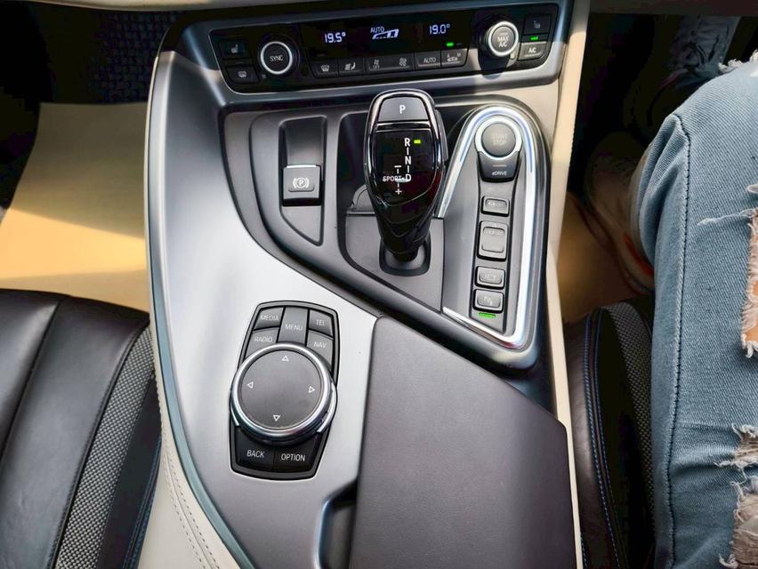 รหัสรถ KPV4217 2017 BMW i8 1.5 HYBRID Pure Impulse  11