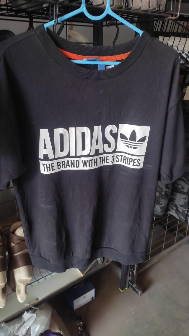 เสื้อผ้ามือสองวินเทจ