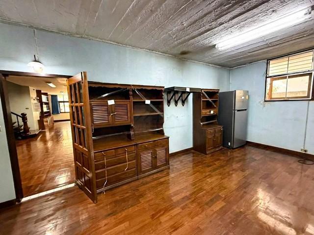 ให้เช่าบ้าน 2 ชั้น เนื้อที่ 191 ตรว. ซอยสันติภาพ ถนนพระราม 4 ใกล้สถานทูตรัสเซีย ใกล้ MRT สามย่าน บ้านต้องรีโนเวท เหมาะทำออฟฟิศหรือประกอบกิจการ ***เว้น 6