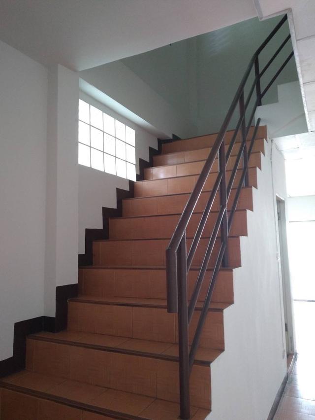 ขายบ้าน 2 หลังติด หลังวิทยาลัยจันทรเกษม รัชดาภิเษก พื้นที่ 73 ตร.ว. ราคา 11 ลบ. สนใจติดต่อ ปุ้ย 08-9920-9893 ไอดี dpawadee 6