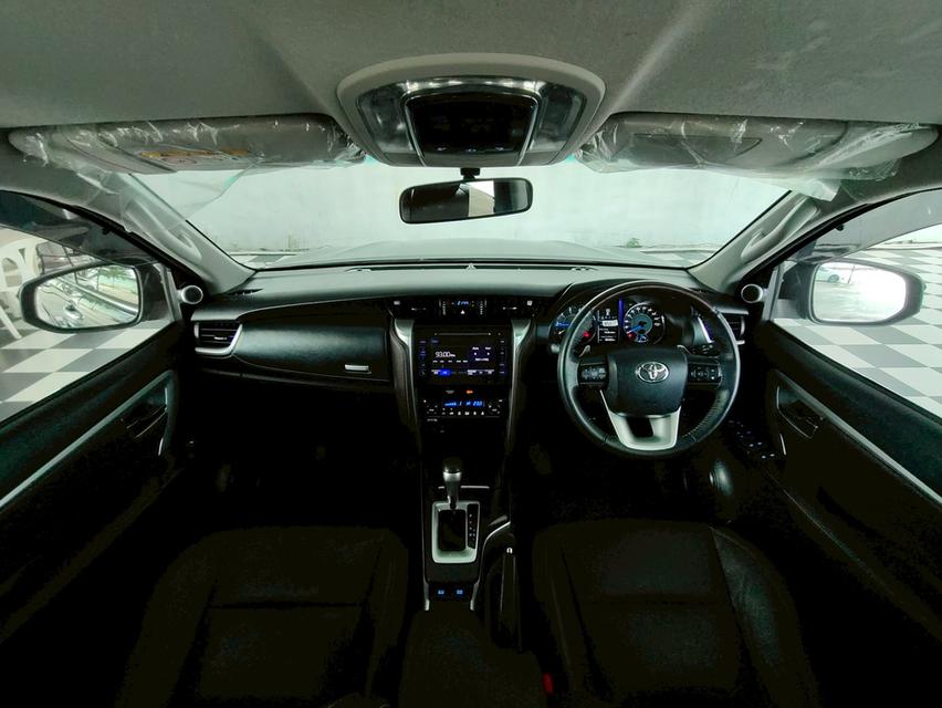 Toyota New Fortuner 2.4 V 2WD ปี 2018 9