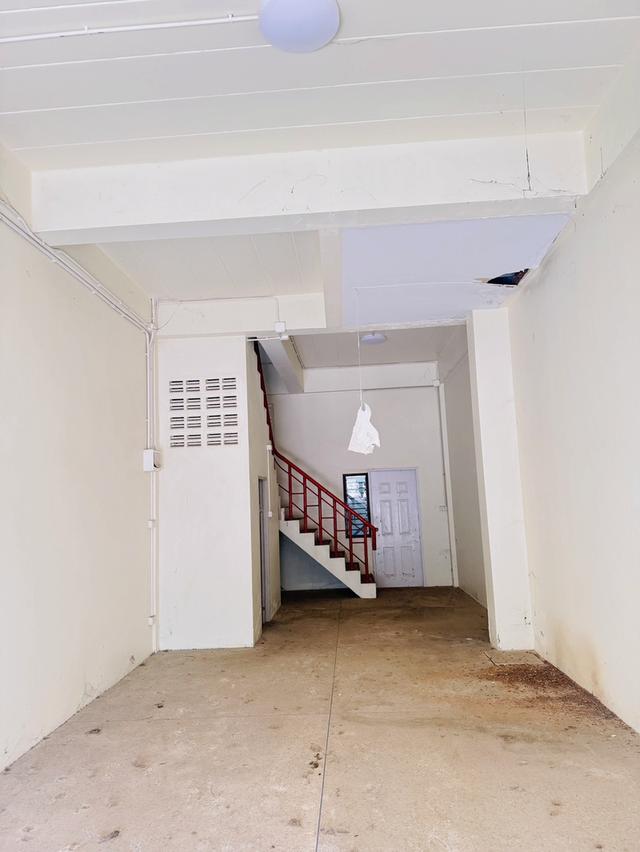 ทาวน์โฮม 2 ชั้น อ.เมือง จ.นครราชสีมา ทางเข้าโรงเรียนอุบลรัตน์  3