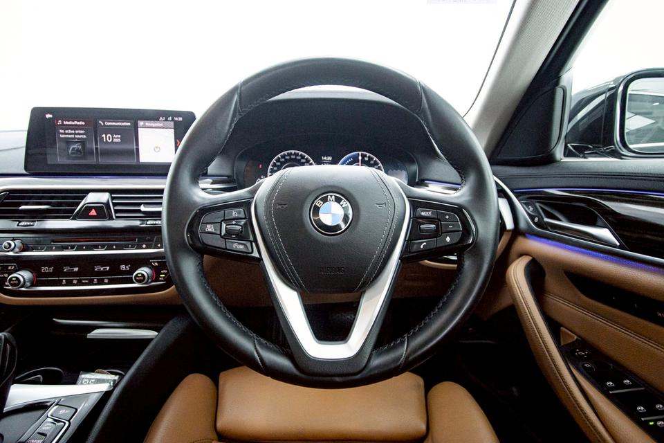 รหัสรถ 1D645 BMW 530E 2.0 HIGHLINE PLUG IN HYBRID 2019