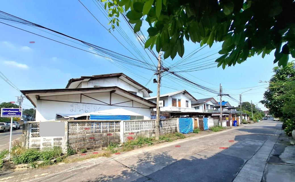 ✨ ขายบ้านแฝด 2 ชั้น หลังมุม – รุ่งสว่าง วิลเลจ 2 2 แปลงรวม ขนาดใหญ่ 70 ตร.ว. (35+35) ทำเลศักยภาพ ใกล้ MRT สายสีชมพู 2