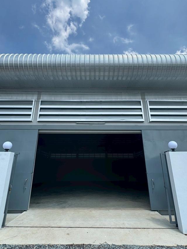ให้เช่าโกดัง คลังสินค้า ขนาดพื้นที่ 256 ตร.ม. ทำเลหนองจอก กรุงเทพฯ พื้นที่โล่งขนาดใหญ่กว้างขวาง พร้อมเข้าอยู่