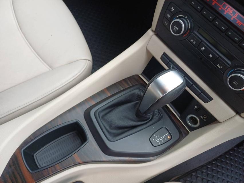 ปี2014 BMW X1 MINORCHANGE TOP เบนซินล้วน พวงมาลัยเบาแล้ว 16