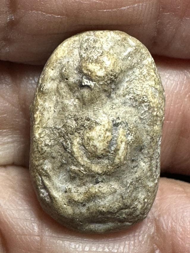 พระผง เนื้อมีคราบกรุ