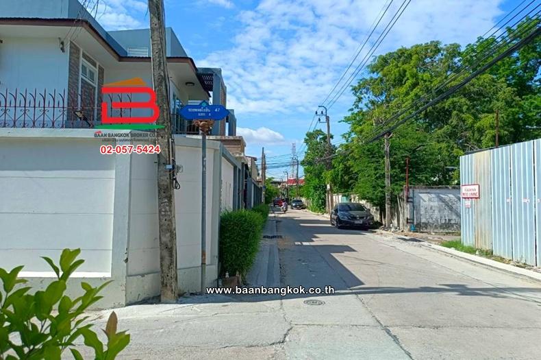 ที่ดินเปล่า เนื้อที่ 144 ตร.ว. ซอยพหลโยธิน 47, ใกล้กรมป่าไม้ แขวงลาดยาว เขตจตุจักร 8