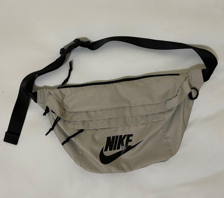 กระเป๋าคาดเอว/คาดอก Nike