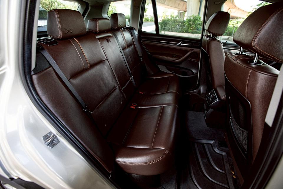 Bmw X3 XDrive20d Highline 2.0 ดีเซล สีเทา ปี 2016 11