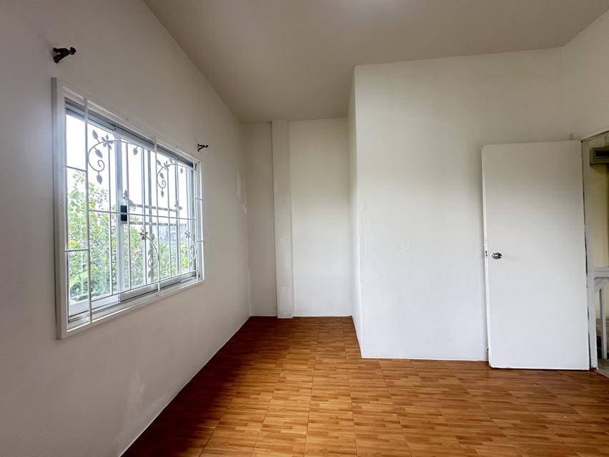 รับนายหน้า สัญญาเปิด บ้าน Townhouse Style บ้านเดี่ยว ราคาถูกสุด ร่มเกล้า ซอย 6 แปลงหัวมุม 34 ตรว 2 ห้องนอน 2 ห้องน้ำ 2 ที่จอดรถ 18