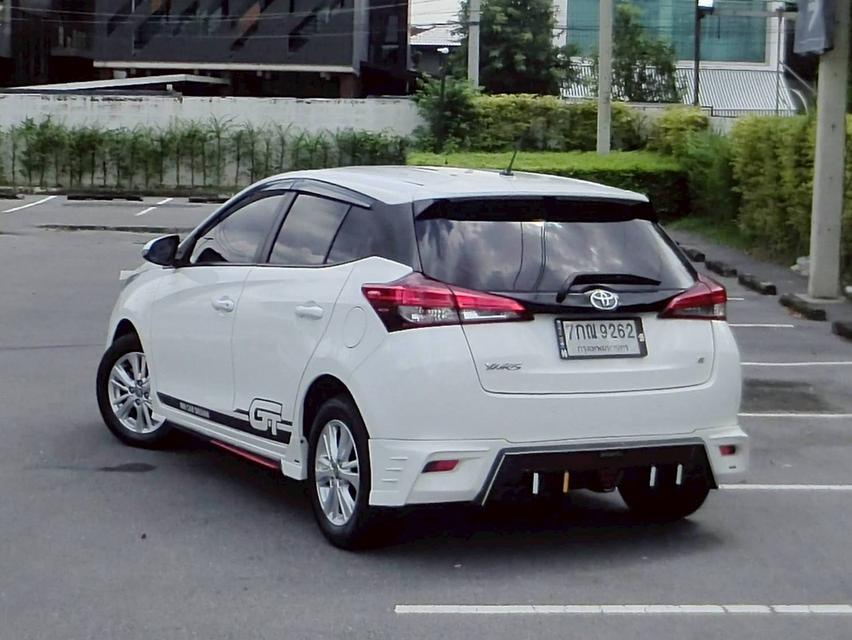 TOYOTA YARIS Ativ 1.2 E Hatchback สีขาว ปี 2018