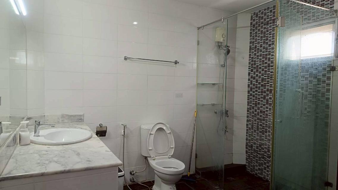 ให้เช่าทาวน์โฮม 2 ชั้น หมู่บ้านสุขุมวิทการ์เด้นซิตี้ 2 มี 4 ห้องนอน 35,000 บาท/เดือน 9