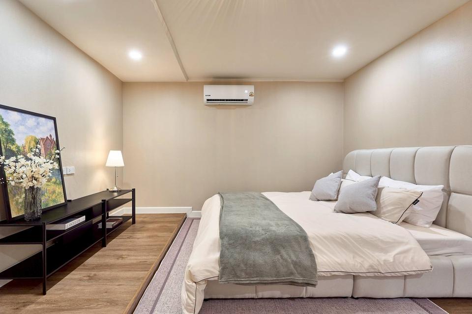 🏙️ให้เช่าคอนโดสวยหรู ดีไซน์ทันสมัย ห้องมุมเป็นส่วนตัว วิวเมืองพาโนรามา 13