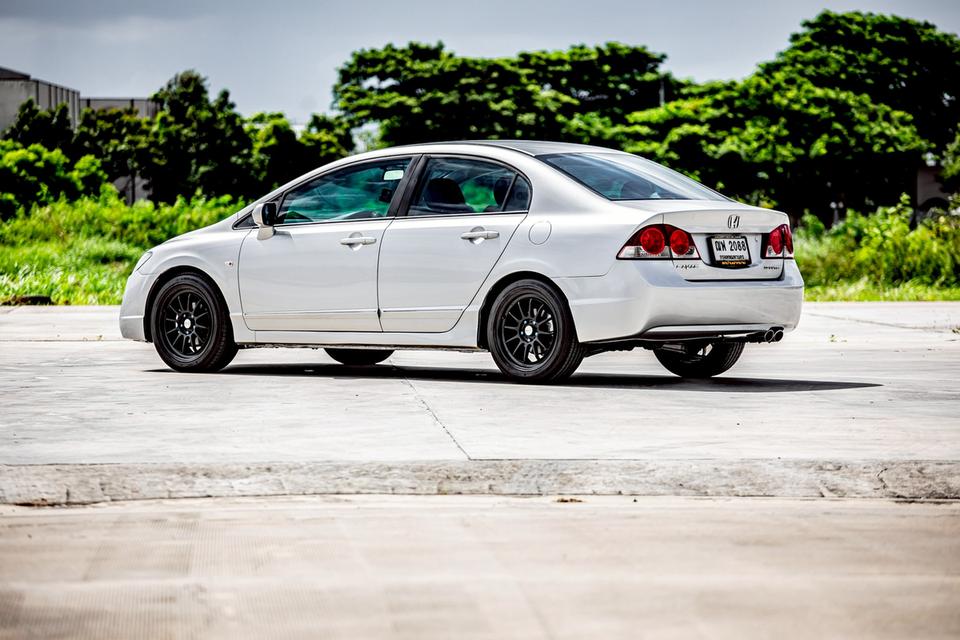 Honda Civic Fd 1.8E ปี 2009 สีเทา เกียร์ออโต้ 10