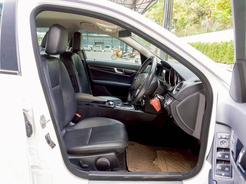 Mercedes Benz C200 CGI 1.8 (W204) 2013 12