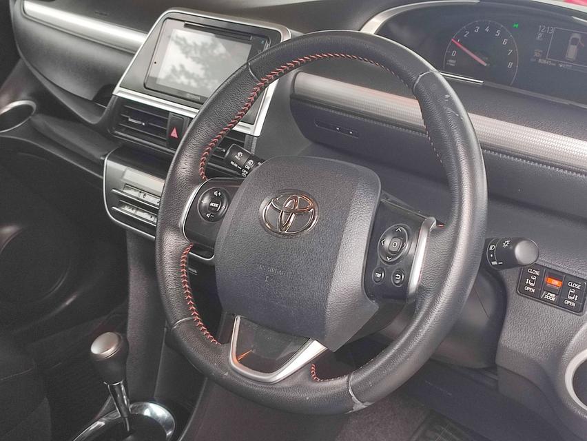 Toyota Sienta 1.5V 2019 5