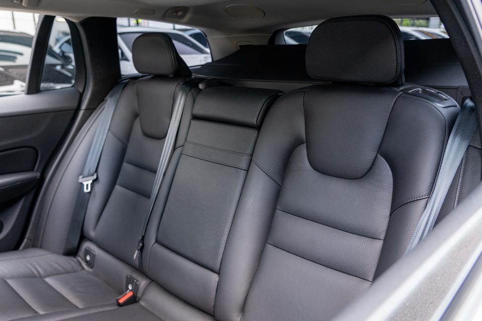 (แจ้งรหัสรถ NP999) 💥 VOLVO V60 T8 TWIN ENGINE AWD 2020 รูปที่ 11