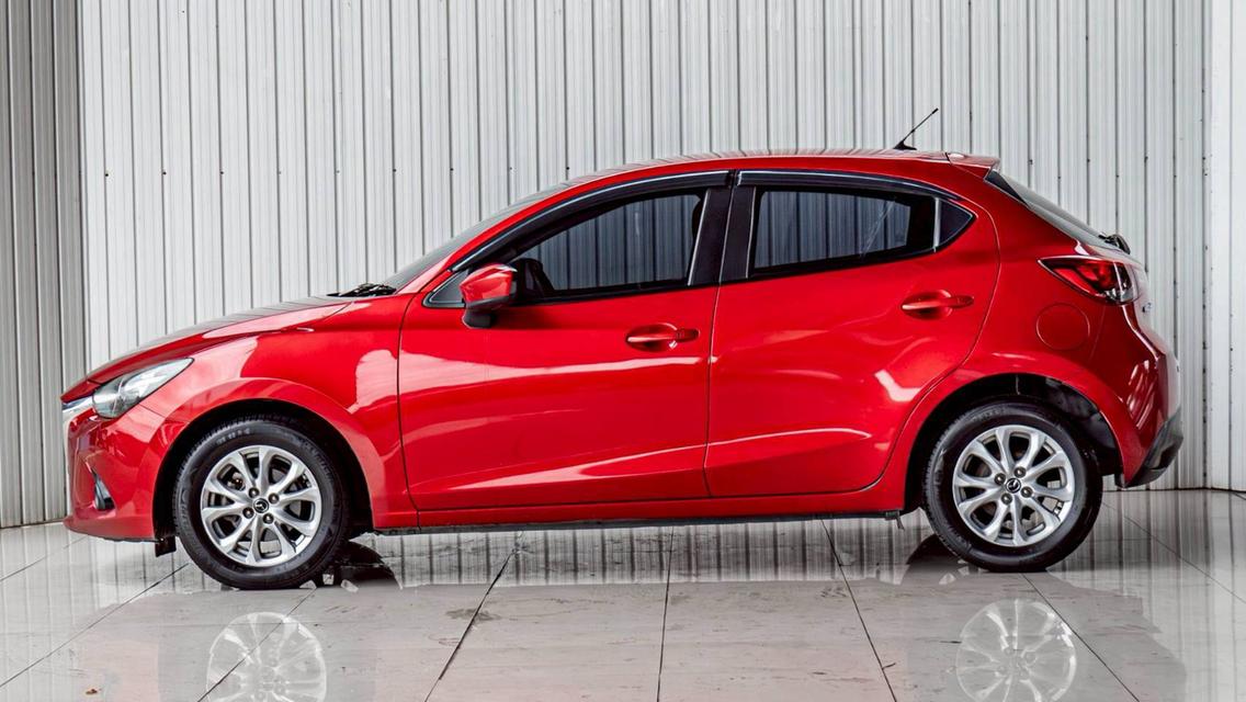 MAZDA MAZDA2 1.3 Sports High Plus ปี 2015 สีแดง โฉม ปี14-ปัจจุบัน 5Dr รูปที่ 8