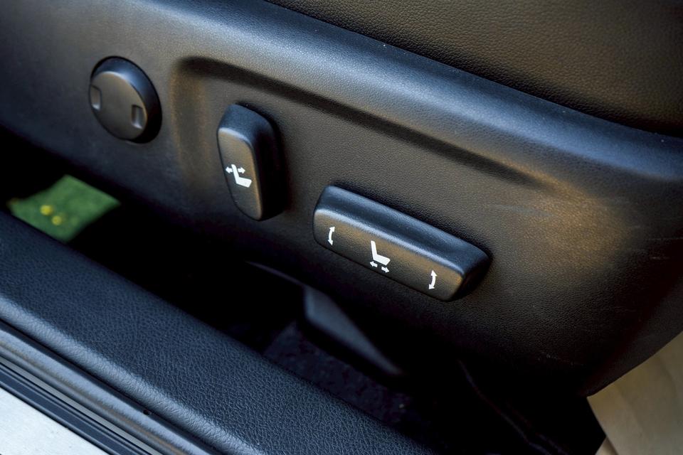 รหัสรถ CBL8637 TOYOTA CAMRY 2.0 G Extremo AT 2016 14