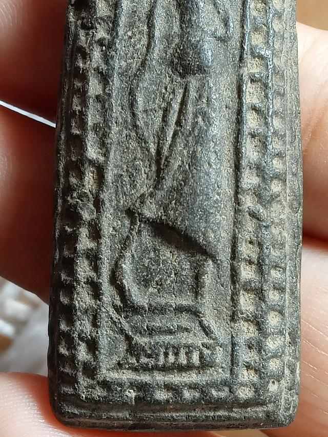 พระผงยาจินดามณีหลวงปู่บุญวัดกลางบางแก้วพิมพ์เขย่ง