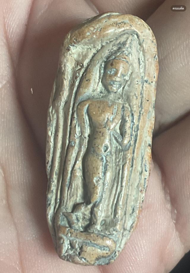 พระกำแพงลีลาเม็ดขนุน พิมพ์ไหญ่ กุวัดพิกุล