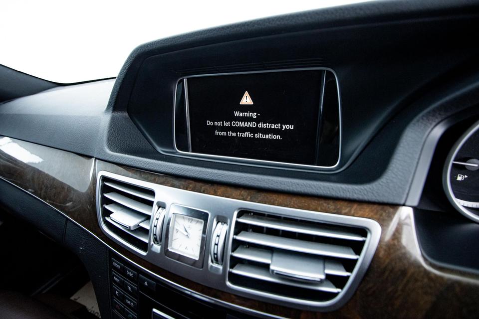 รหัสรถ 1D057  BENZ  E300 EXCLUSIVE BLUETECH HYBIRD 2.1 2013 7