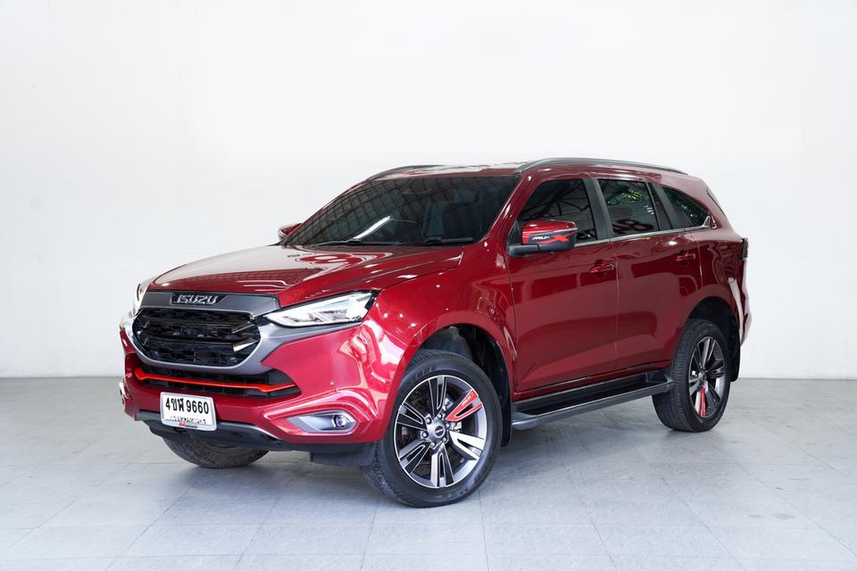 ISUZU MUX 3.0 ultimate AT  (ปี 2023)