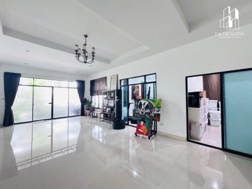 ขายบ้านเดี่ยวหมู่บ้าน “ดิเอ็กซ์คลูซีฟ ปิ่นเกล้า ทวีวัฒนา” ถนนเมน หลังใหญ่ พร้อมห้องอเนกประสงค์ 13